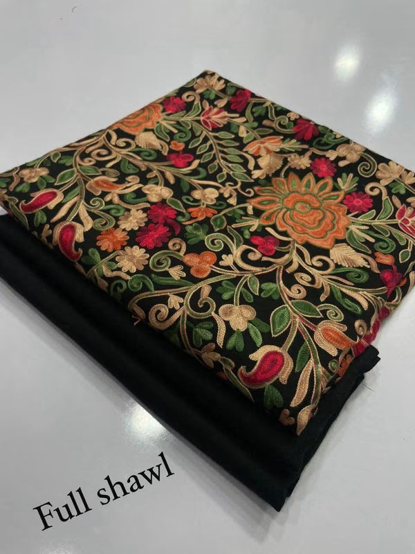 Aari Work 3 Peice Suit (Copy 10)