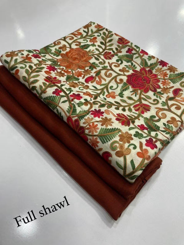 Aari Work 3 Peice Suit (Copy 9)