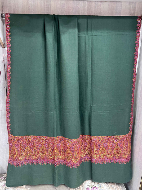 Women pure pashmina hand embroidered Green Sozni border with exquisite Pula wo