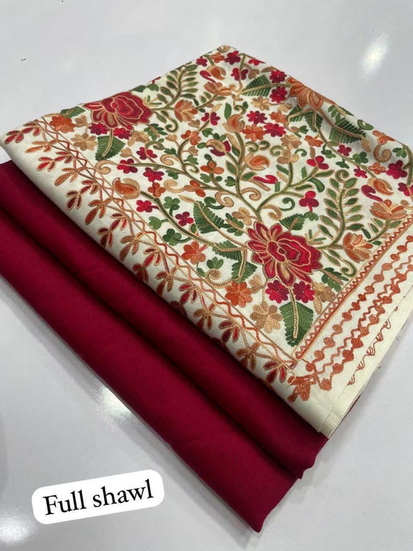 Aari Work 3 Peice Suit (Copy 11)