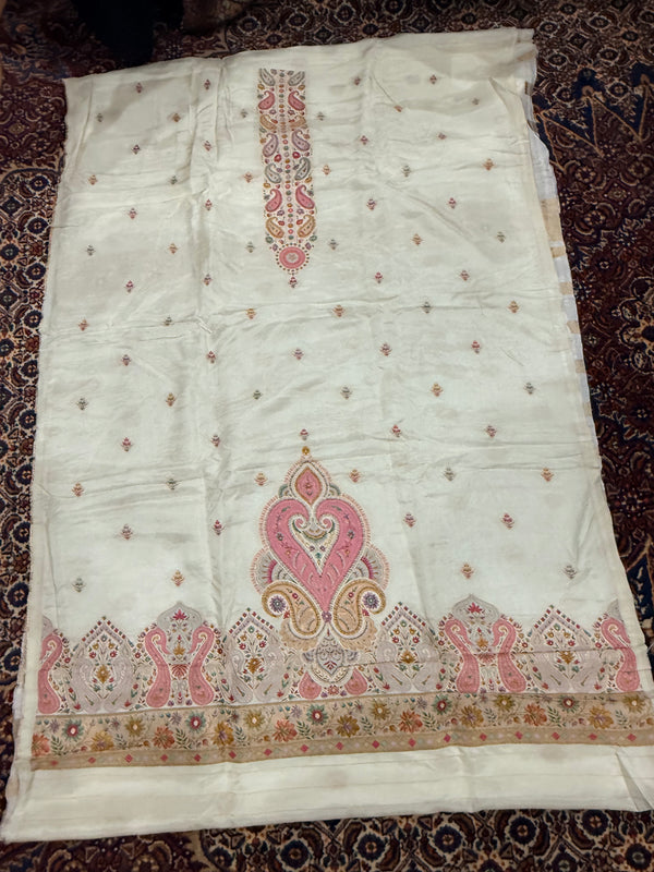 Mahrani suit off white